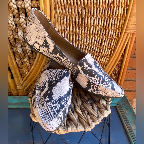 a new day Shoes - a new day NWOT Snake-Print Pointed Loafers Black & White Size 7.5W Comfortable